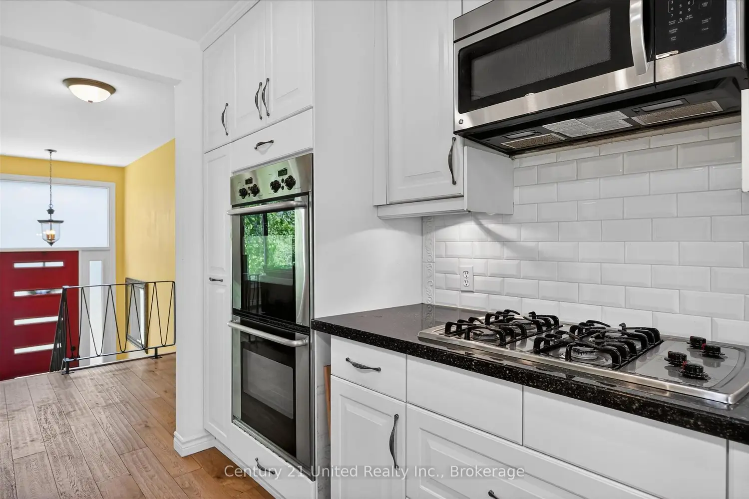 11 Crestwood Avenue photo 4