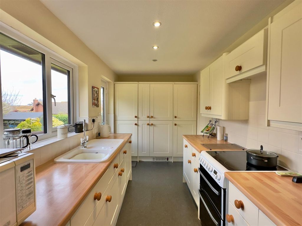 Additional image 4 of 3 bed detached bungalow for saleFreshwater Bay, Isle Of Wight PO40