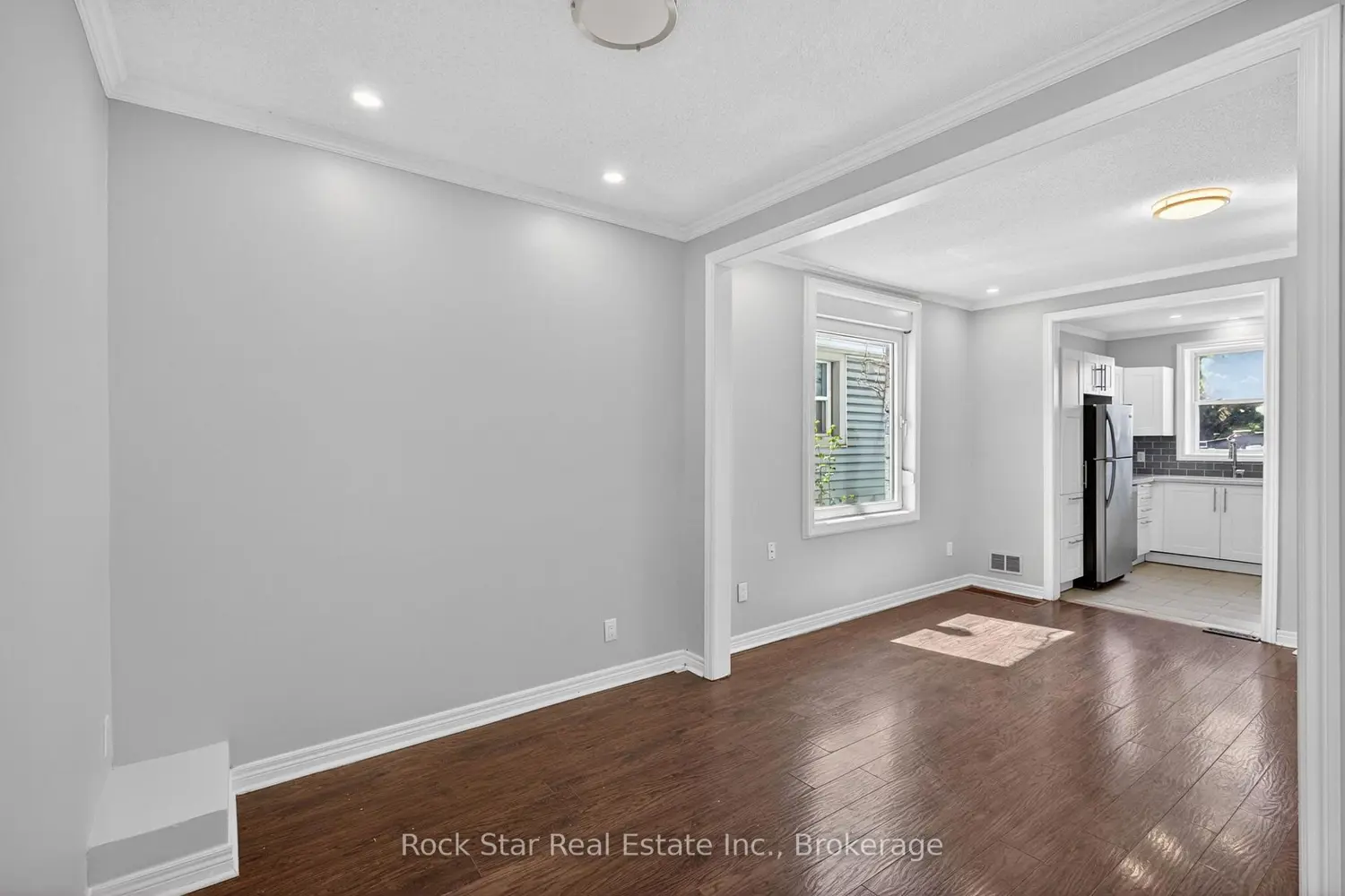 207 Rosslyn Avenue photo 3