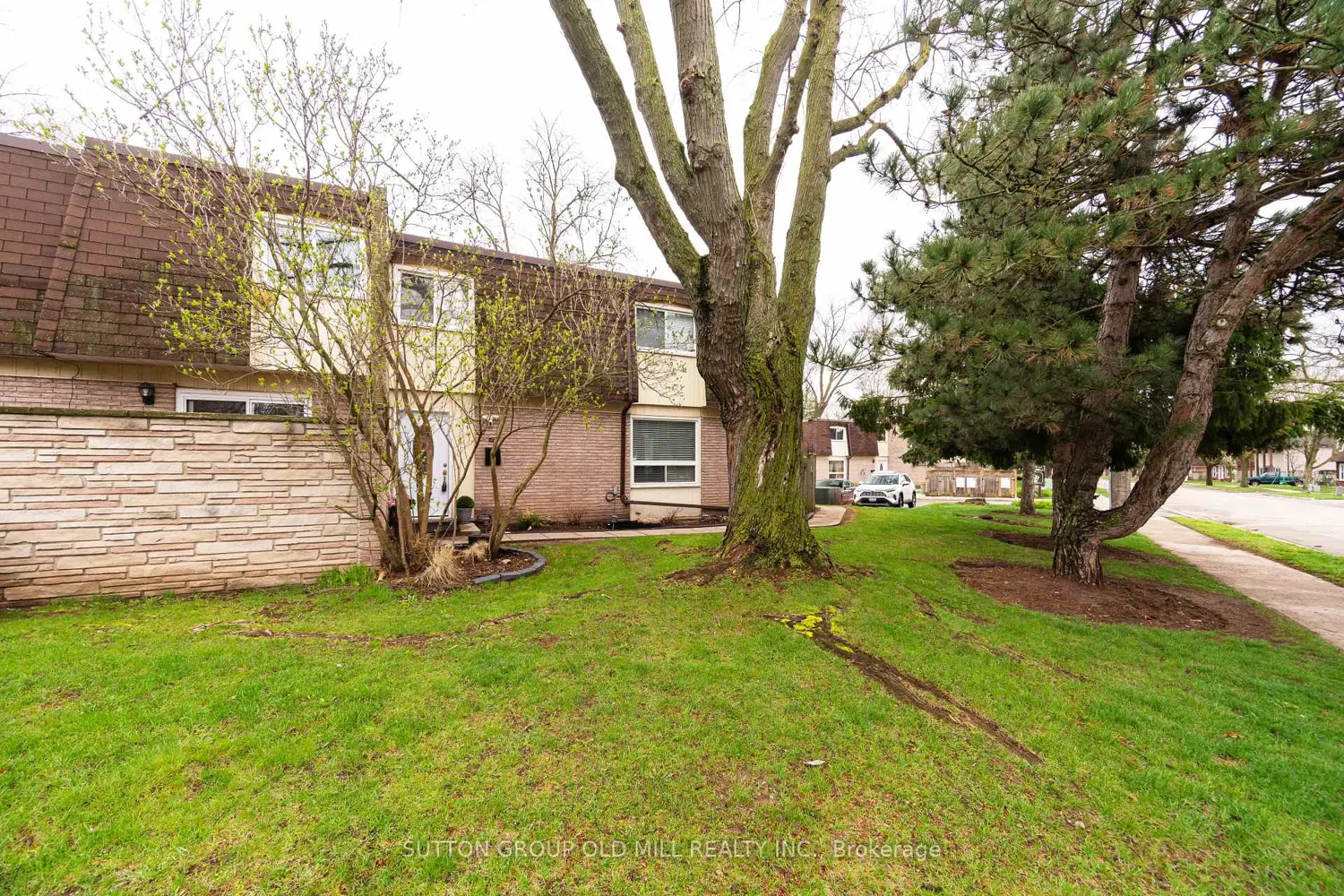 685 Francis Road 1