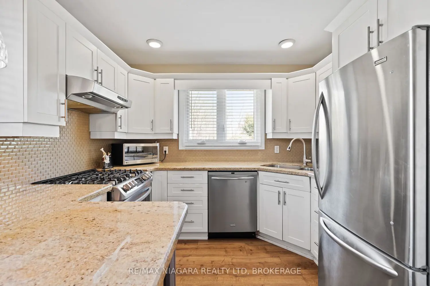 17 Walnut Street photo 3