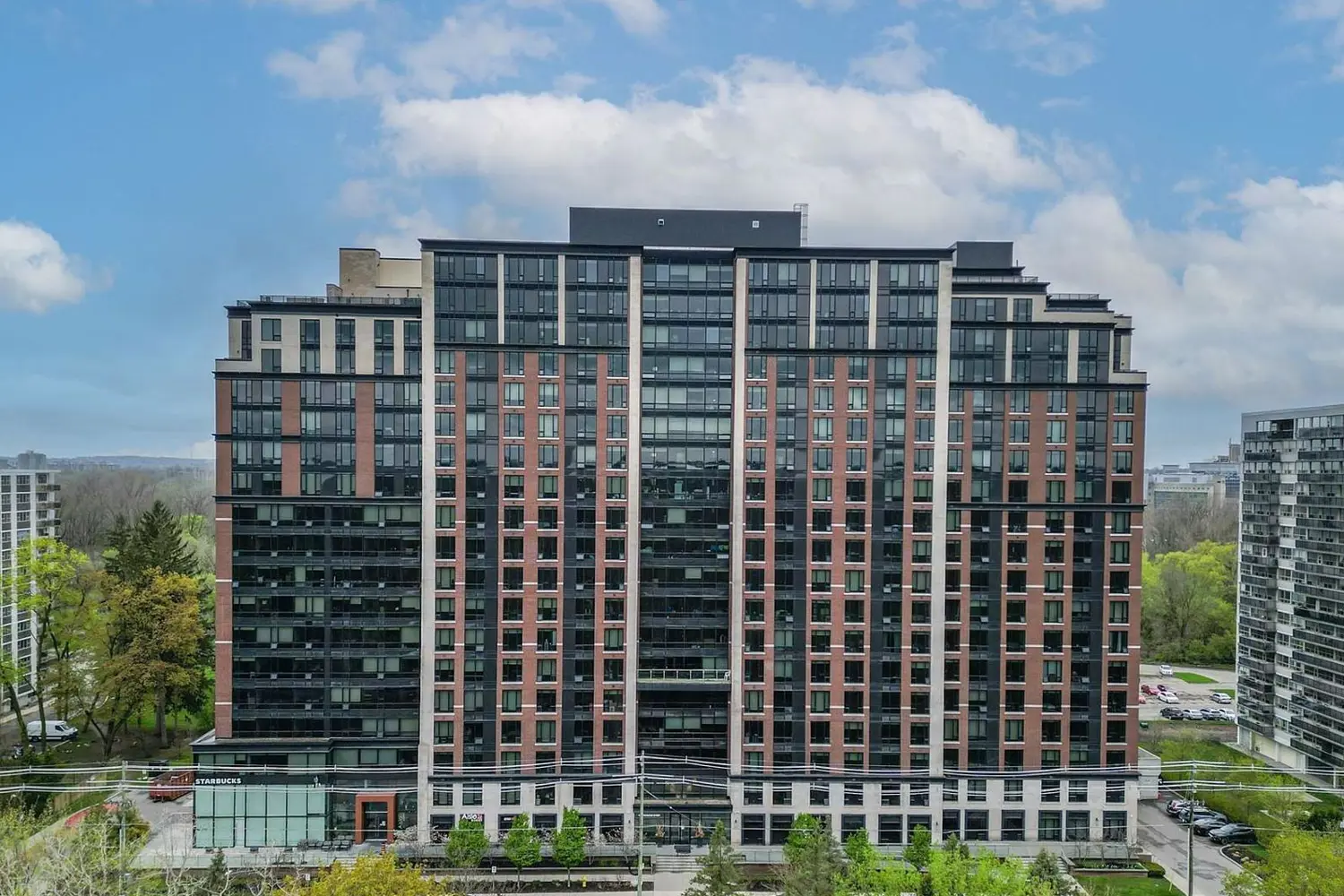 1235 Richmond Street 913