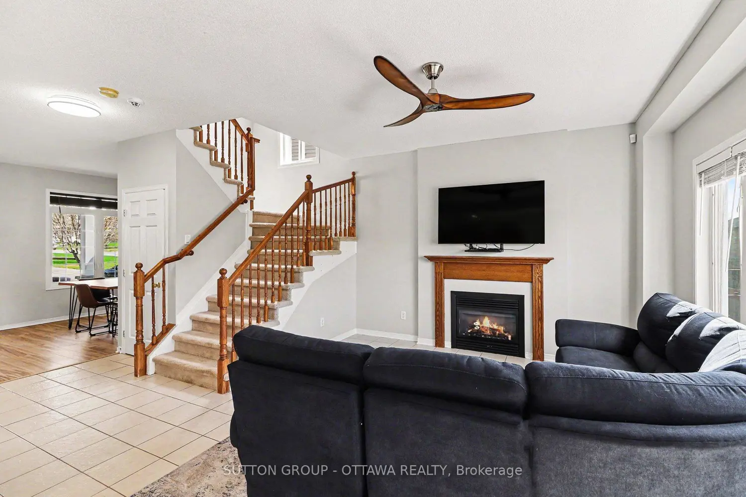 405 Crystal Court photo 4