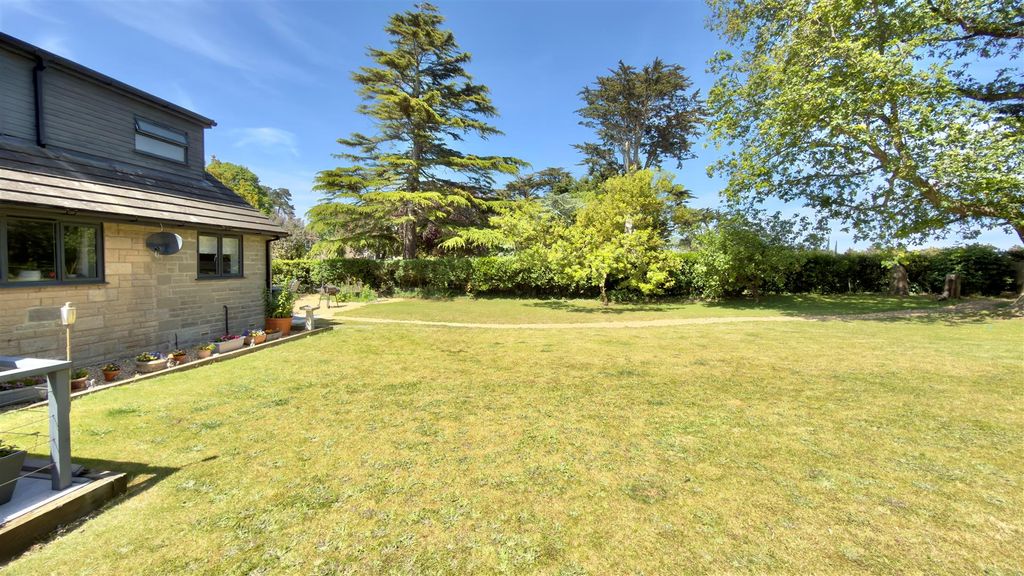 Additional image 20 of 5 bed chalet for saleFreshwater Bay, Isle Of Wight PO40