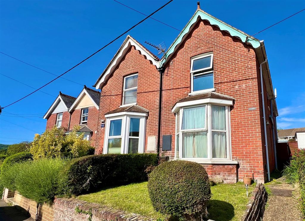 3 bed semi-detached house for saleFreshwater, Isle Of Wight PO40