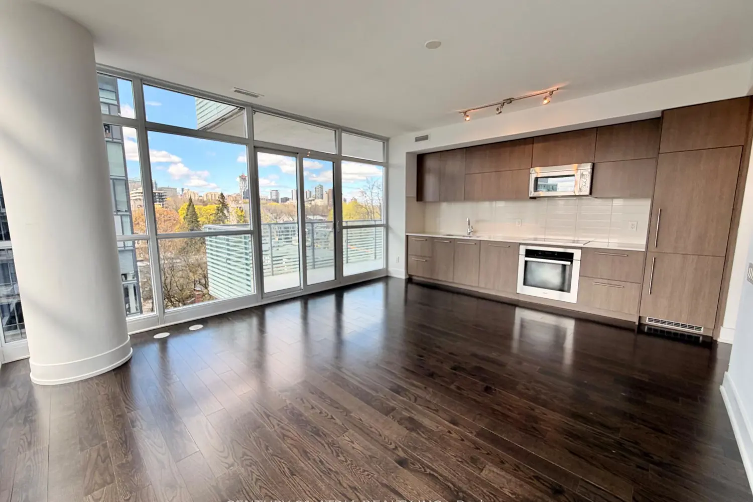 170 Avenue Road 506