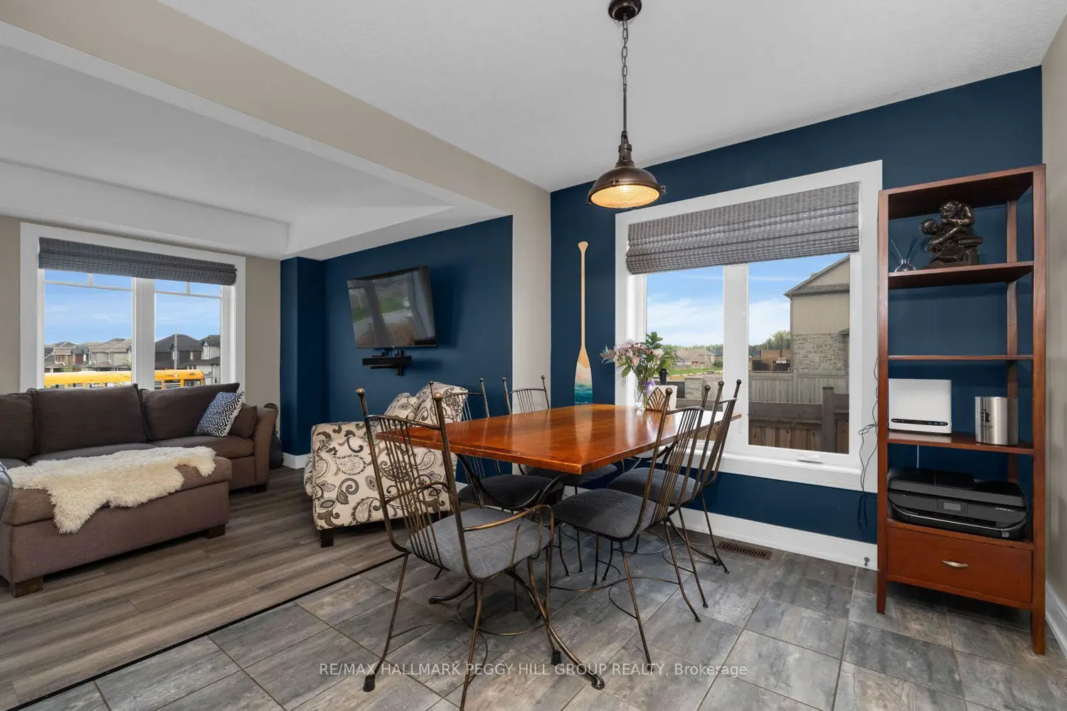 2 Foley Crescent photo 3