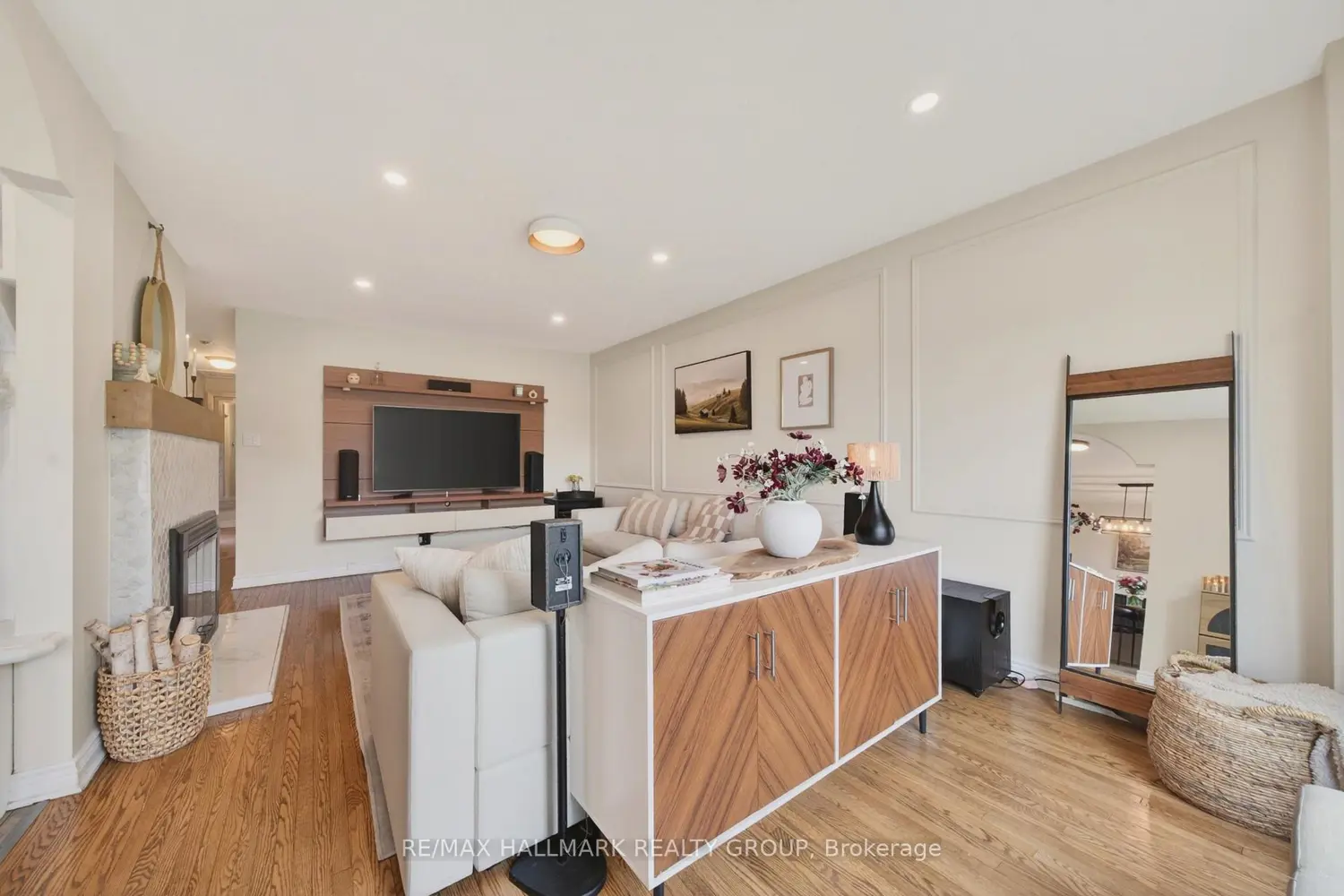 1081 Foley Avenue photo 2