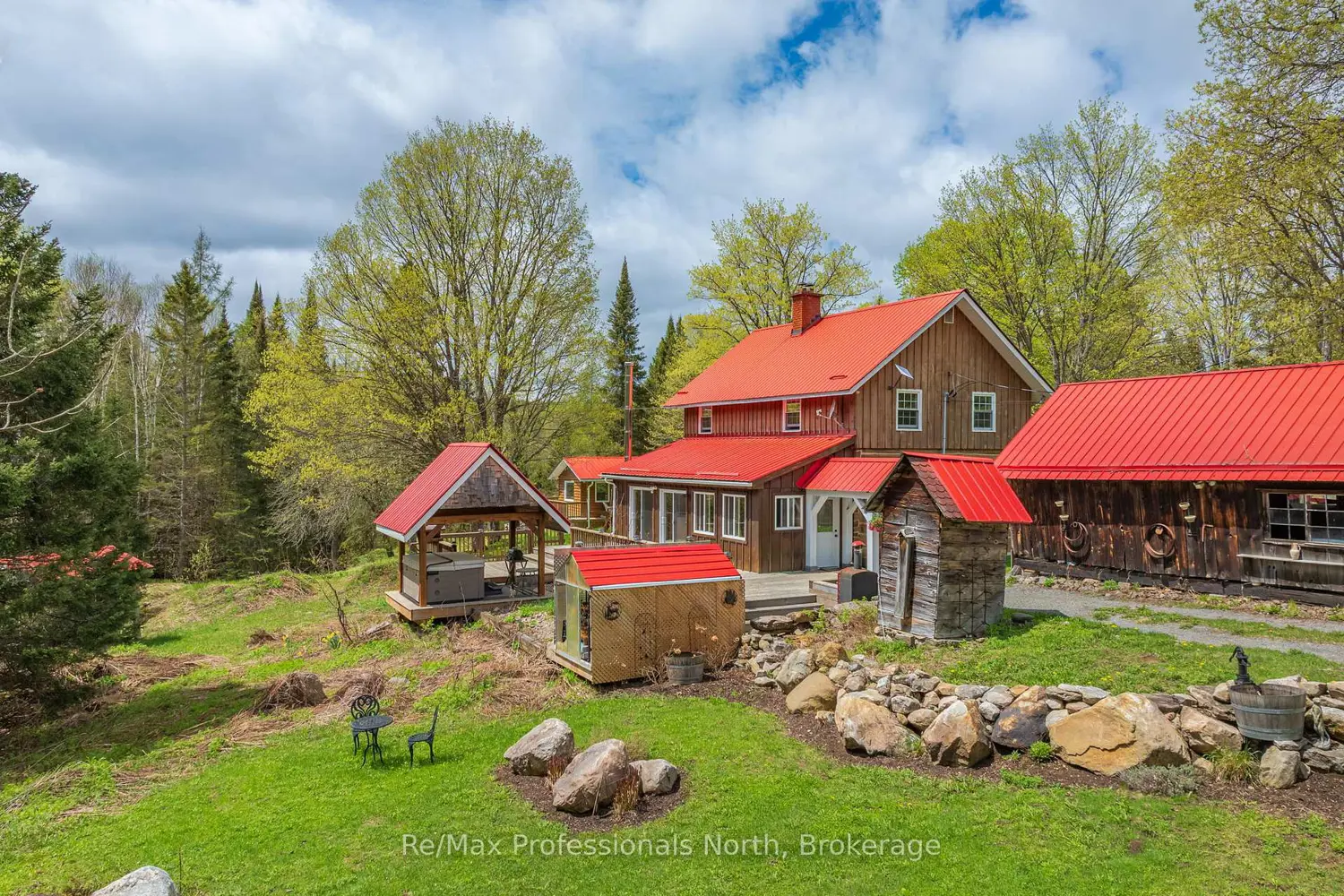 3569 Chetwynd Road