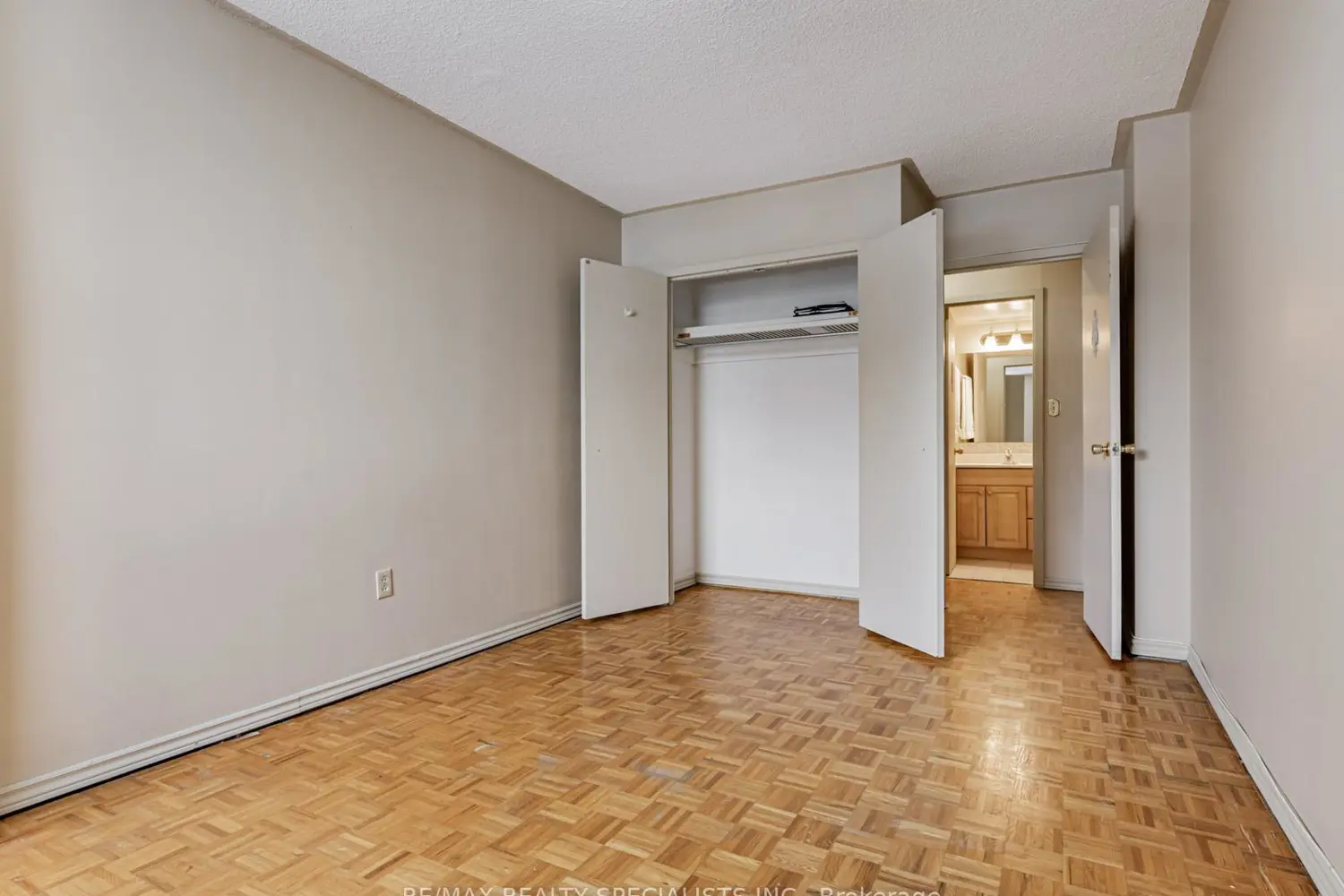 Additional image 16 of 151 La Rose Avenue 401