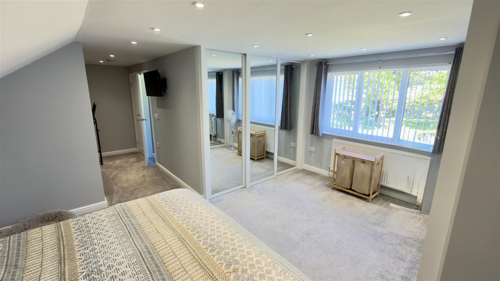 Additional image 6 of 5 bed chalet for saleFreshwater Bay, Isle Of Wight PO40