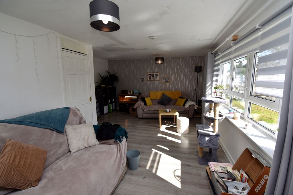Additional image 7 of 4 bed terraced house for saleAuchmead Road, Greenock PA16