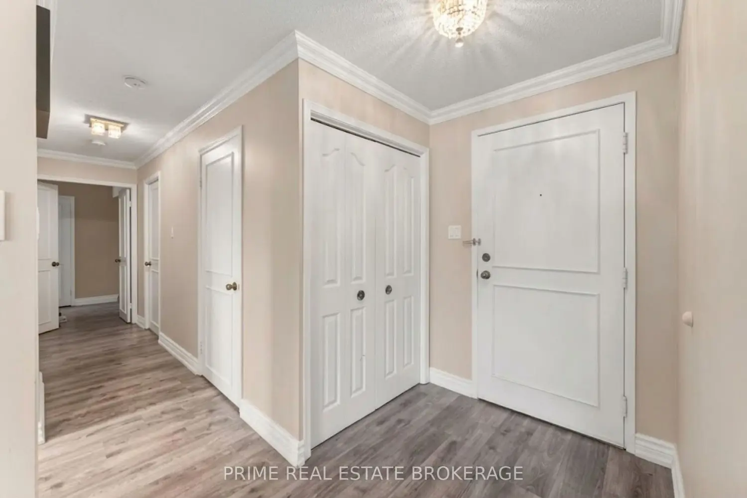 693 Windermere Road 204 photo 3