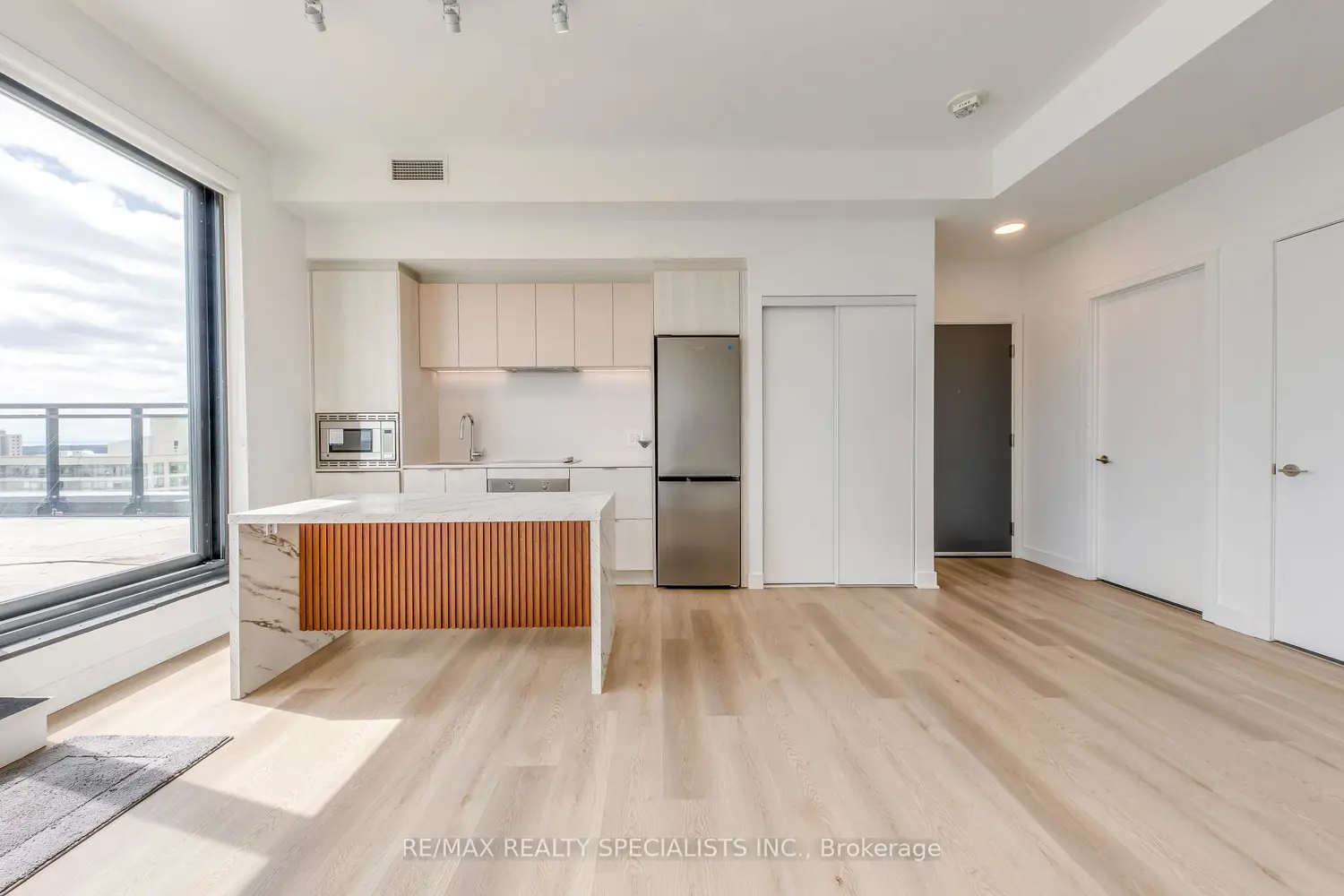 86 Dundas Street 1711 photo 5