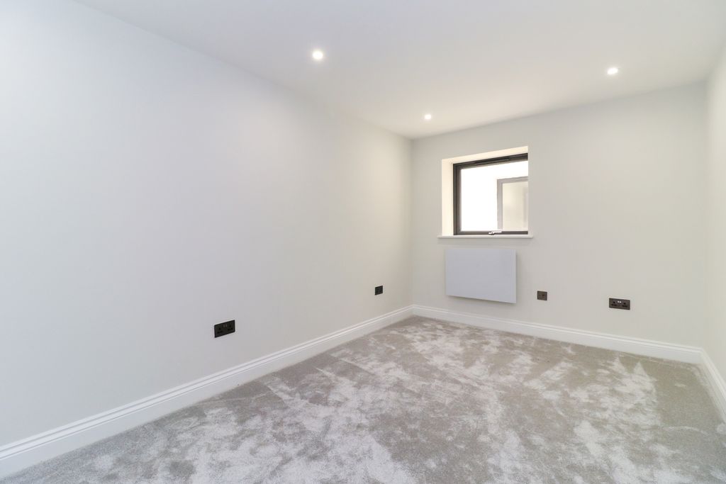 Additional image 12 of 2 bed flat for saleLower House, Gerrards Cross SL9