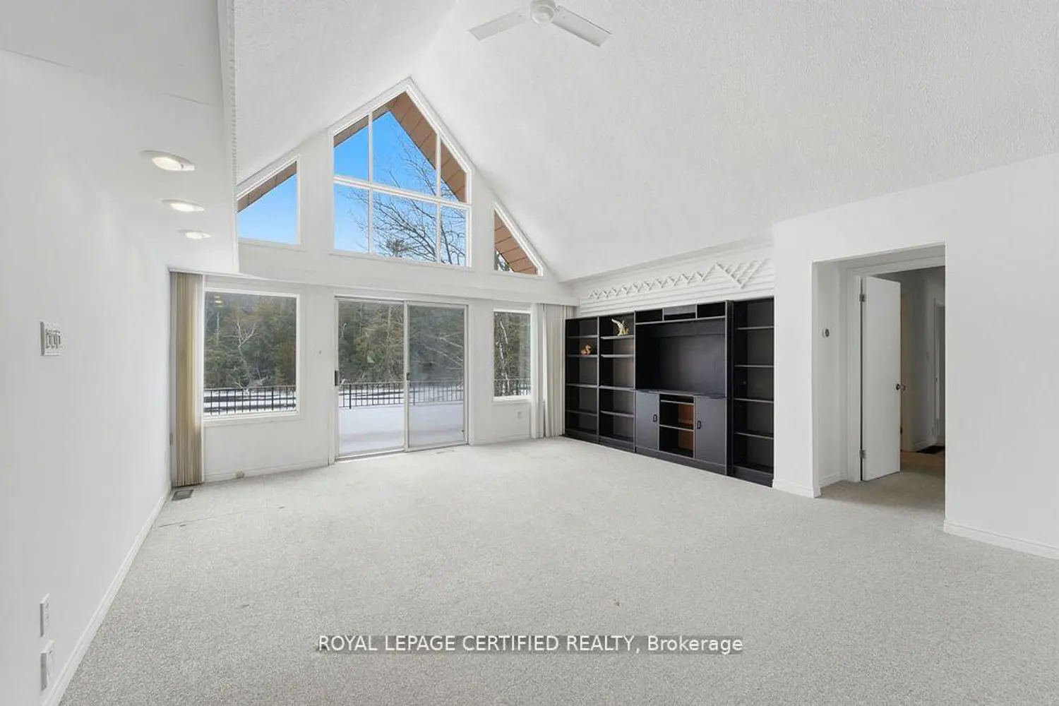 103 Sibbald Crescent photo 5