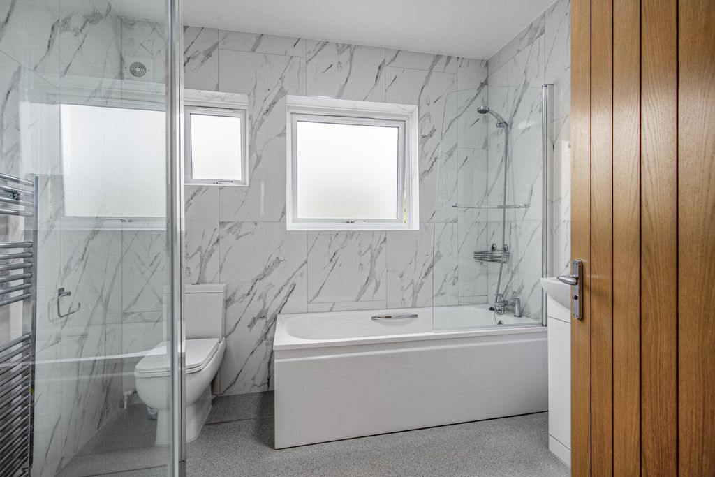 Additional image 7 of 3 bed detached house for saleThong Lane, Gravesend DA12