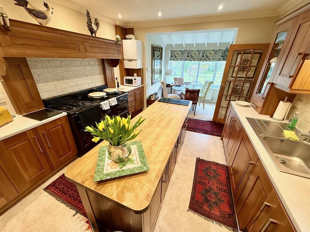 Additional image 4 of 4 bed detached house for saleMarine Crescent, Great Yarmouth NR30