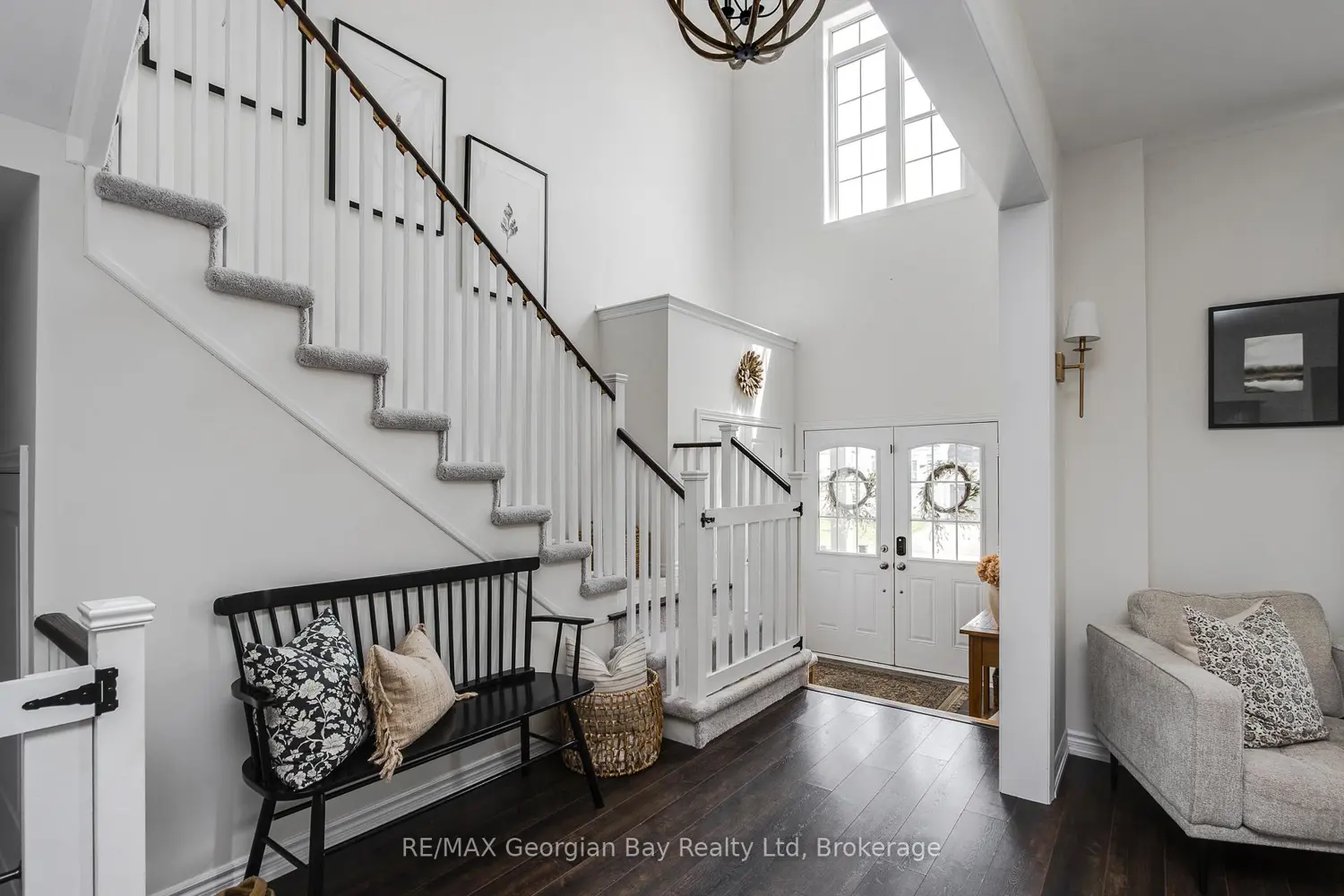 215 Roy Drive photo 3
