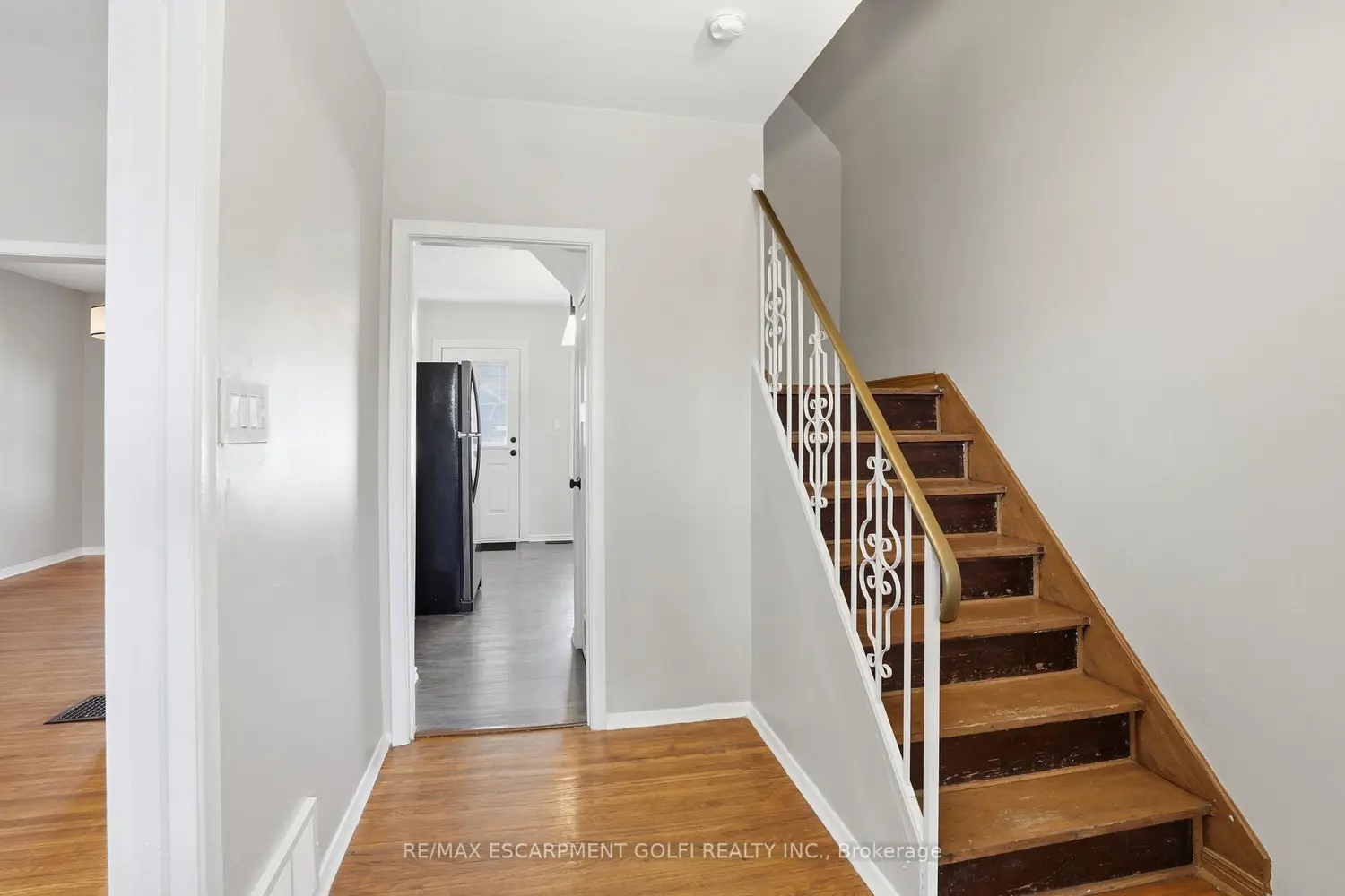 43 Cameron Avenue photo 2