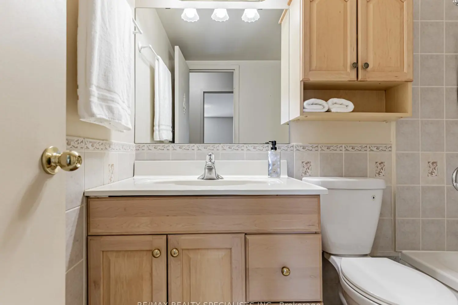 Additional image 18 of 151 La Rose Avenue 401