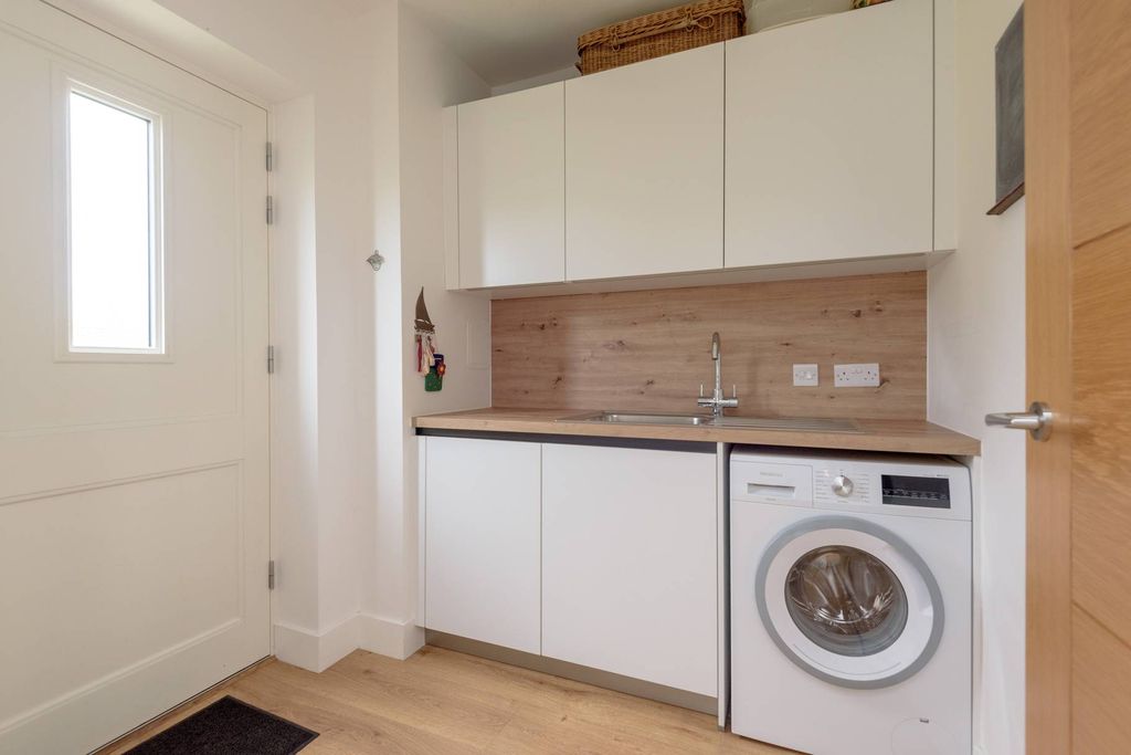 Additional image 11 of 4 bed detached house for sale21 Castlemains Gardens, Dirleton, North Berwick EH39