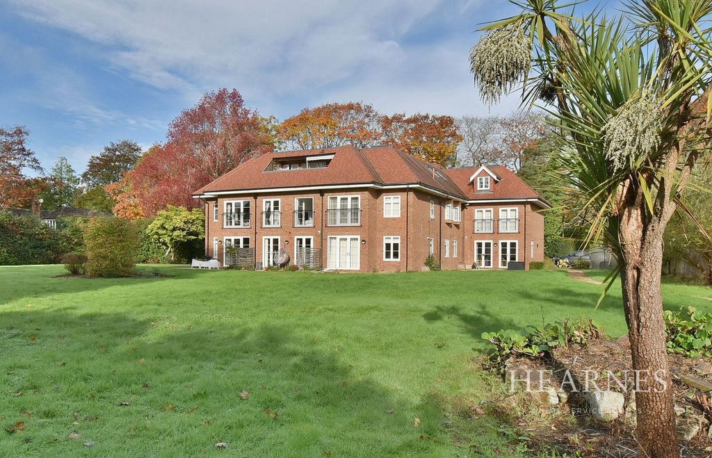 2 bed flat for saleBeaufoys Avenue, Ferndown BH22