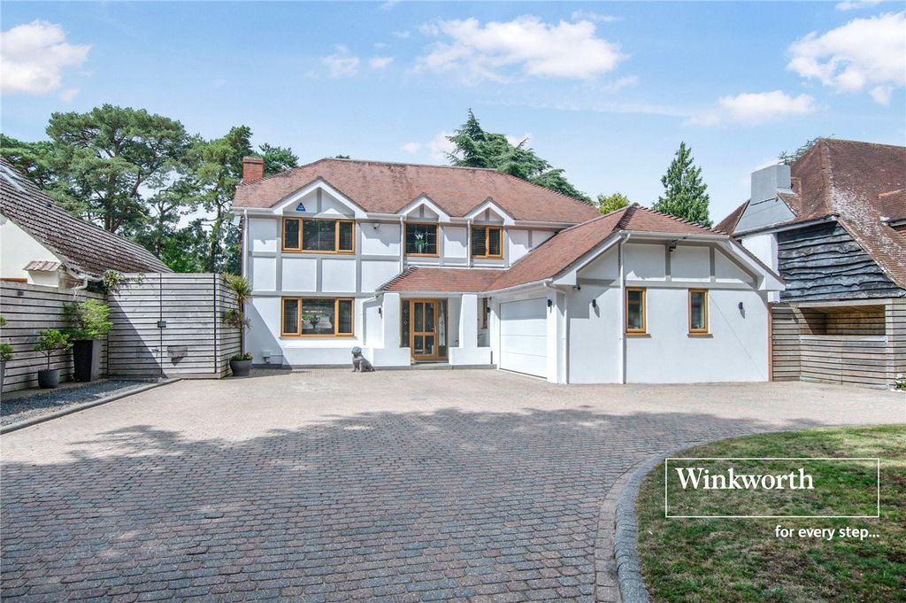 3 bed detached house for saleGolf Links Road, Ferndown, Dorset BH22