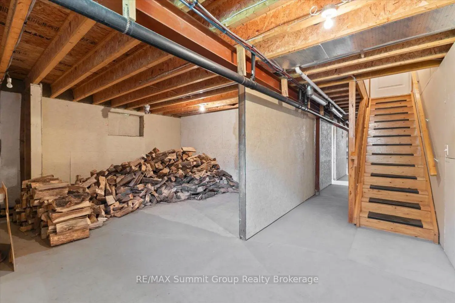 Additional image 10 of 225518 Southgate Road 22