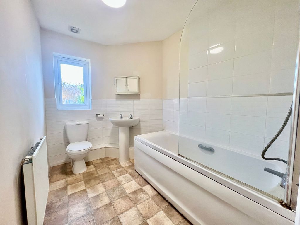 Additional image 4 of 2 bed flat for saleOrmonde Close, Grantham NG31