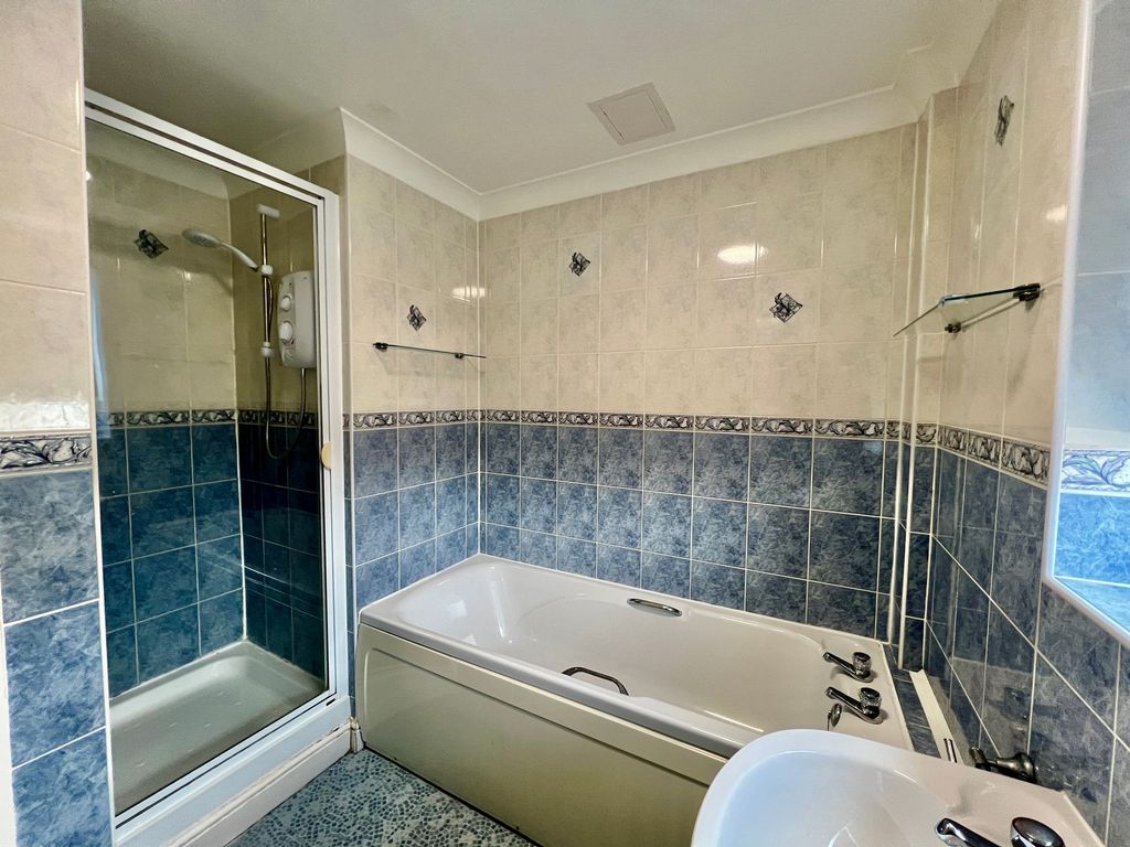 Additional image 8 of 2 bed flat for saleUniversity Court, Grantham NG31