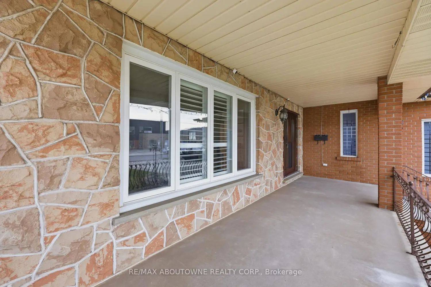 58 Kilbourn Avenue photo 3