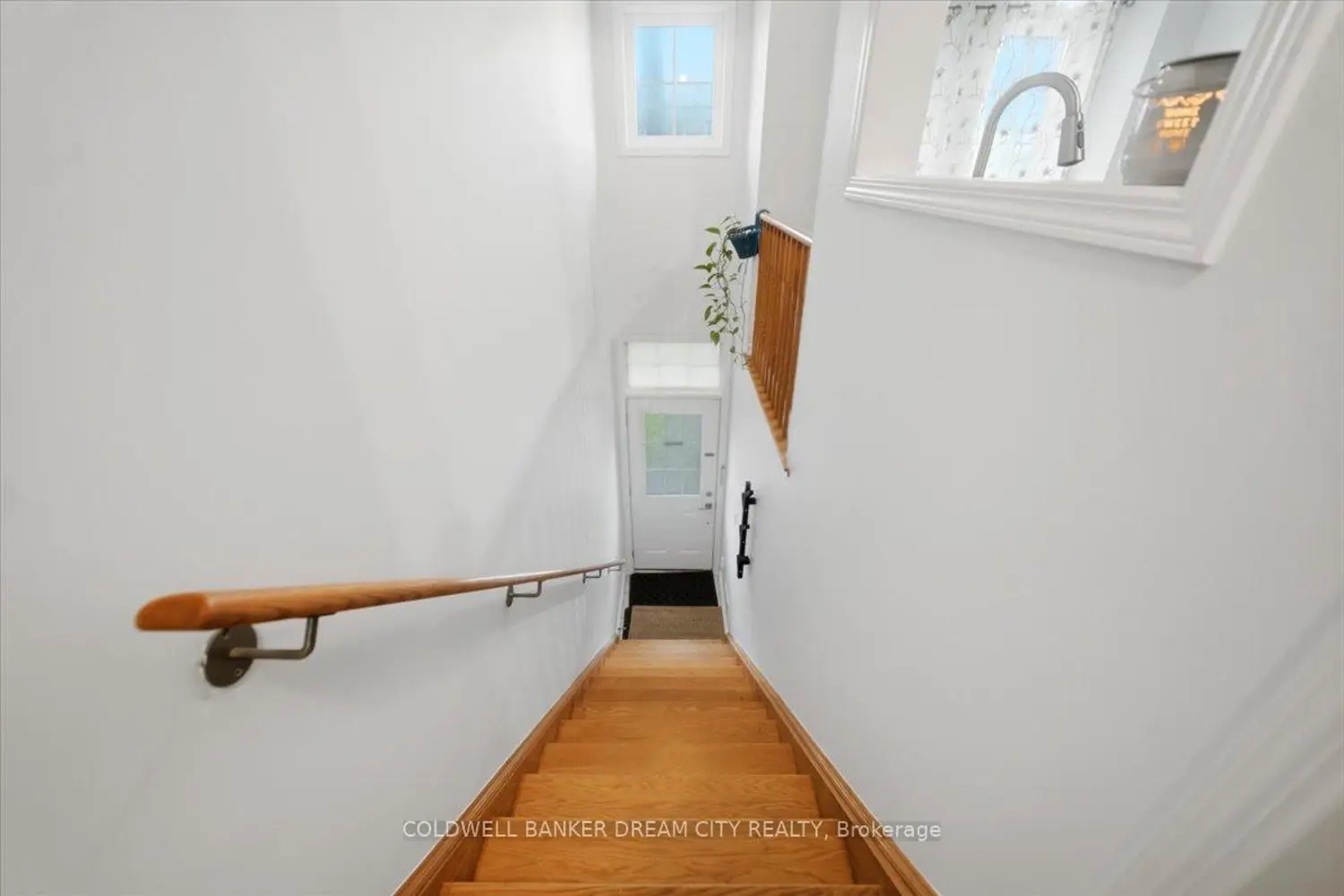 Additional image 3 of 559 Midland Avenue