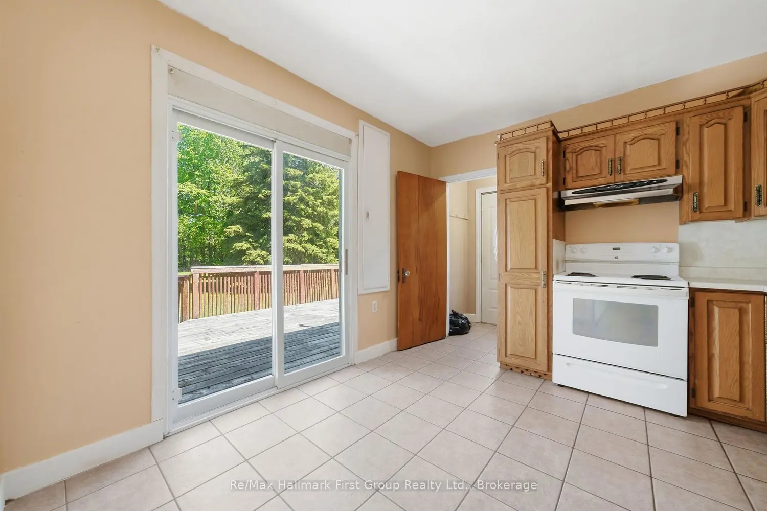 5283 Hillview Drive photo 5