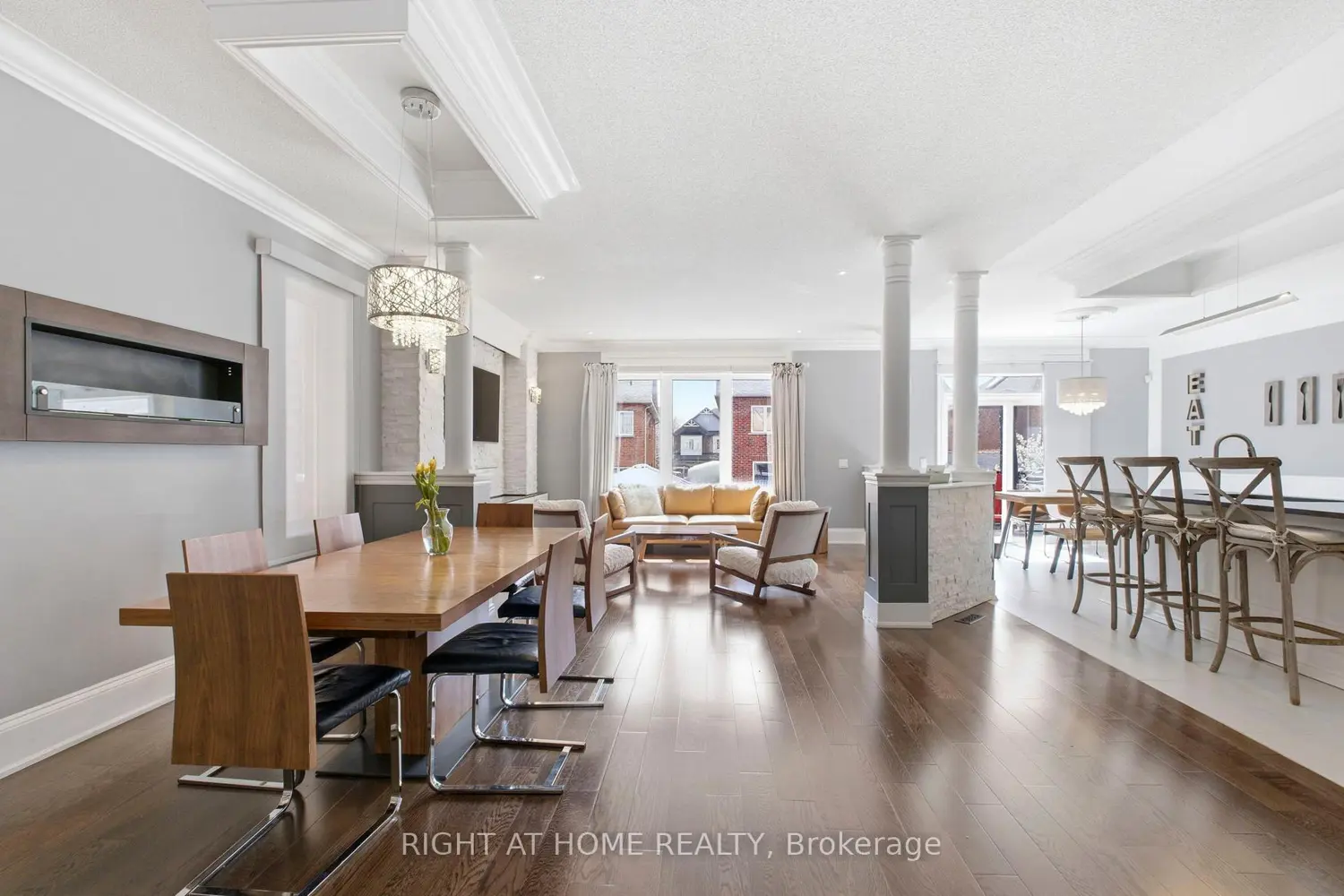 10 Learmont Avenue photo 2