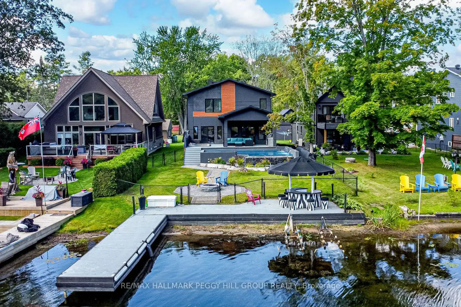 1657 Peninsula Point Road photo 4