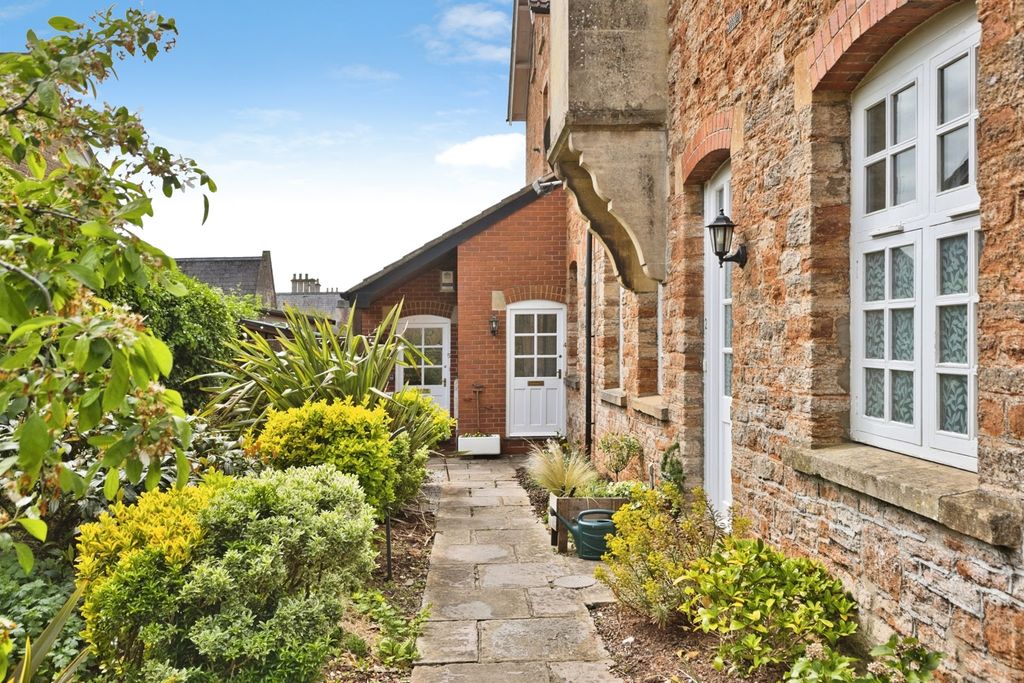 2 bed flat for saleGilbert Scott Mews, South Horrington Village, Wells BA5