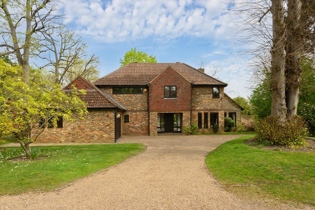 5 bed detached house for saleMartineau Close, Esher, Surrey KT10