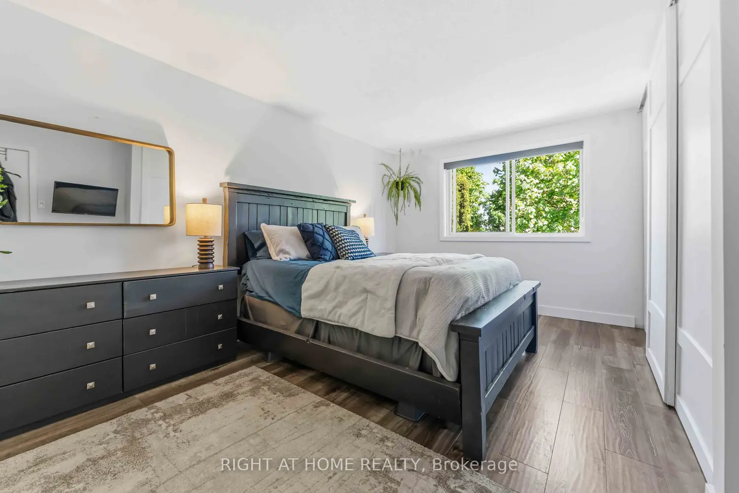 Additional image 13 of 981 Barwell Avenue