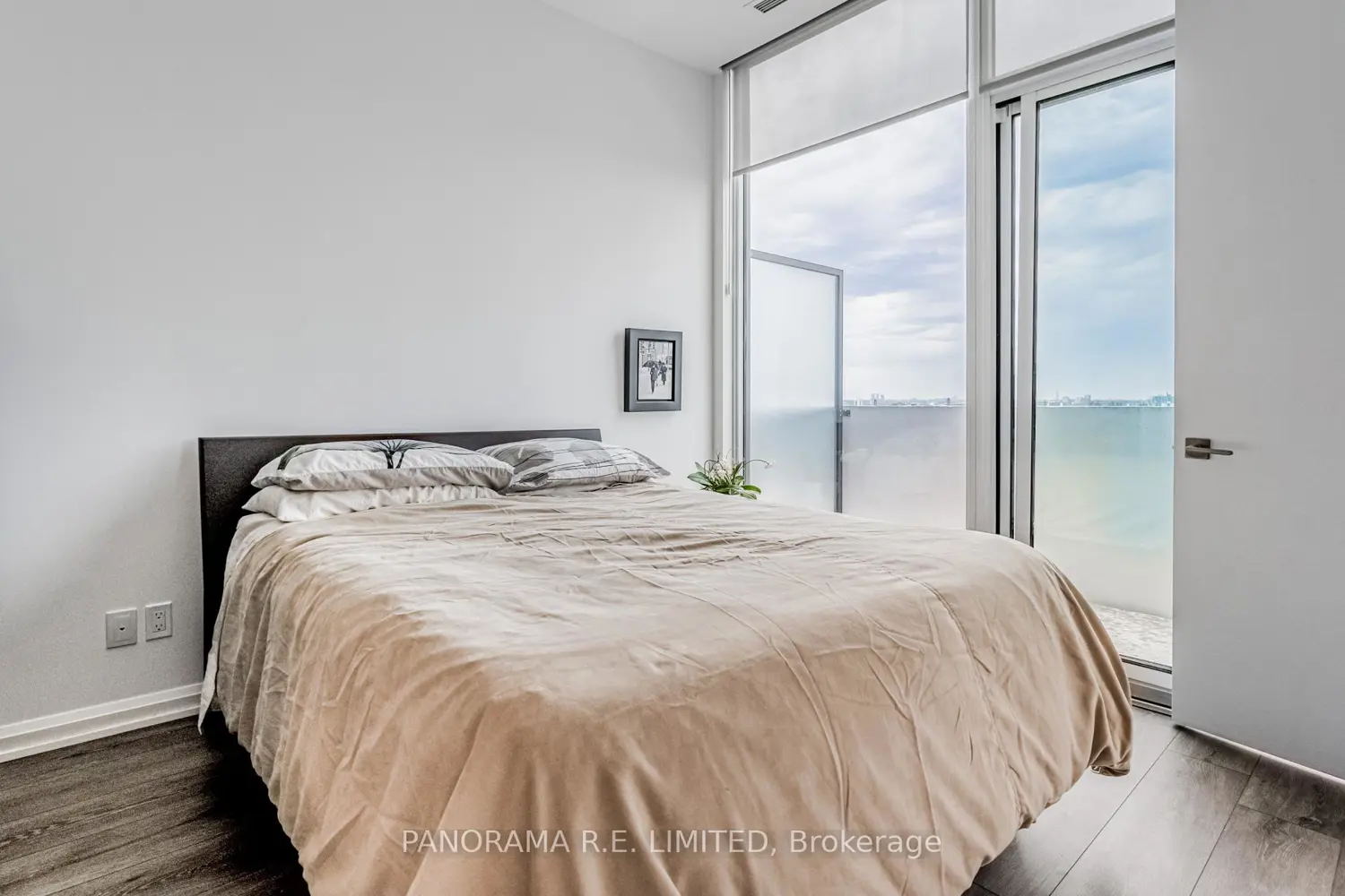 Additional image 6 of 4208 Dundas Street 802