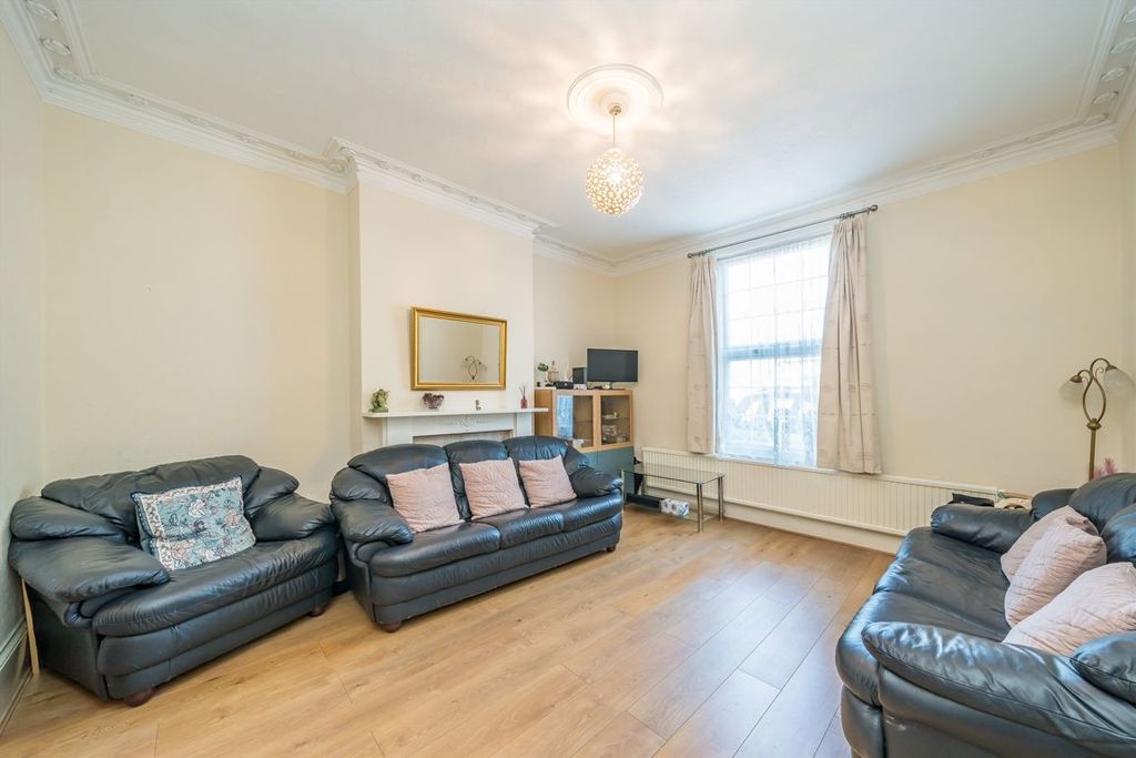 Additional image 3 of 4 bed semi-detached house for saleBath Road, Hounslow TW3