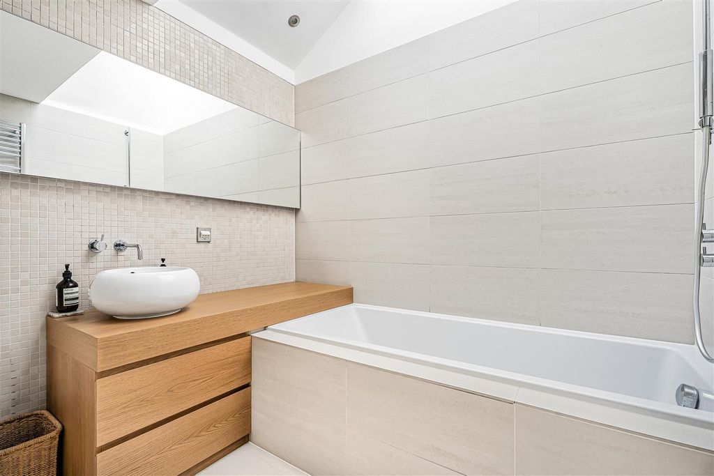 Additional image 32 of 4 bed detached bungalow for saleWatermill Lane, Hertford SG14