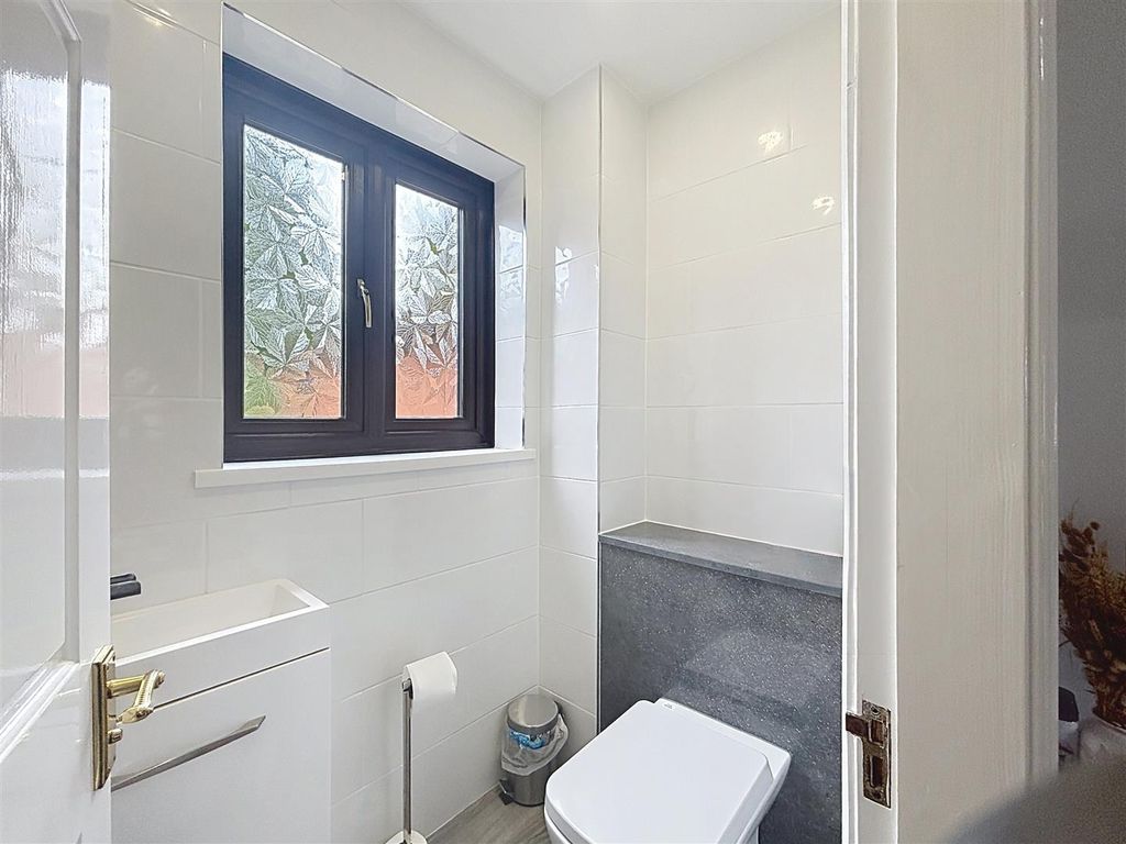 Additional image 10 of 3 bed detached house for saleCheyne Walk, Hornsea HU18