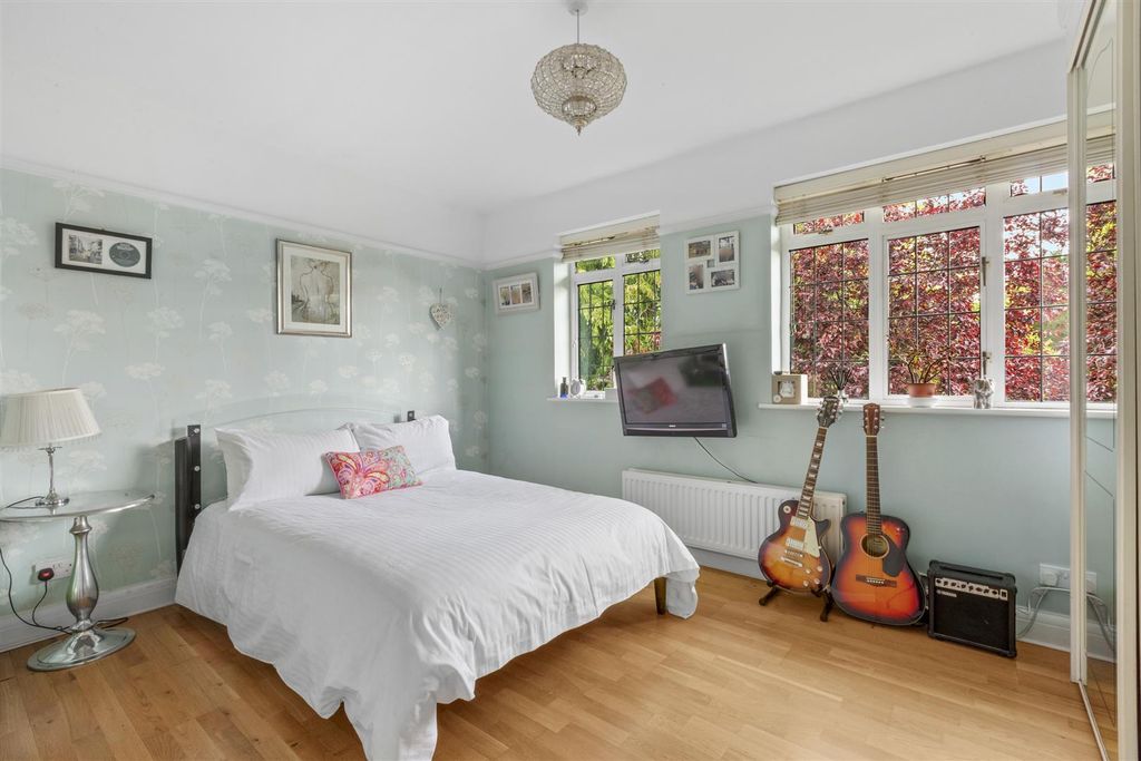 Additional image 13 of 5 bed detached house for saleMarlow Hill, High Wycombe HP11