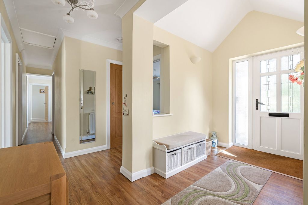 Additional image 10 of 3 bed bungalow for saleChesworth Close, Horsham, West Sussex RH13