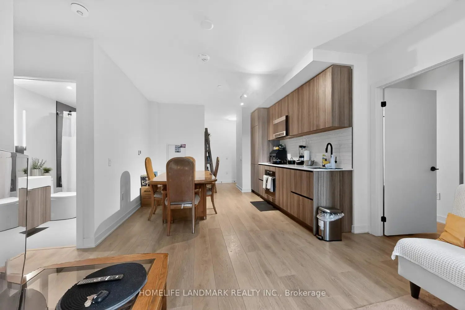 Additional image 13 of 127 Broadway Avenue 606