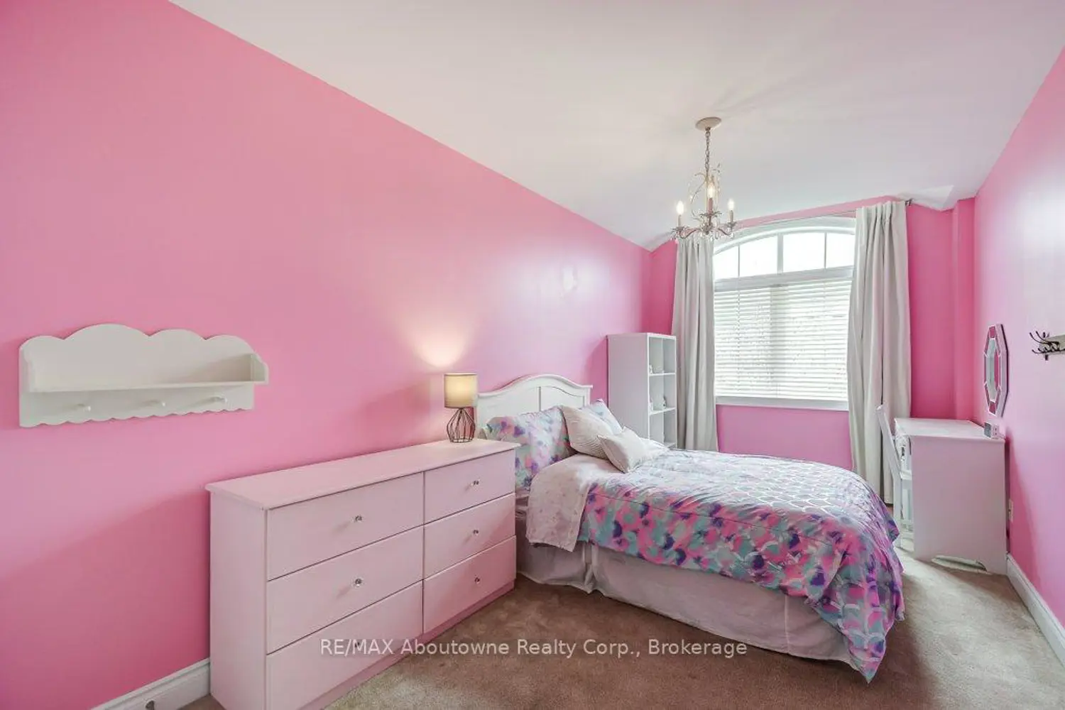 Additional image 8 of 2454 Greenwich Drive