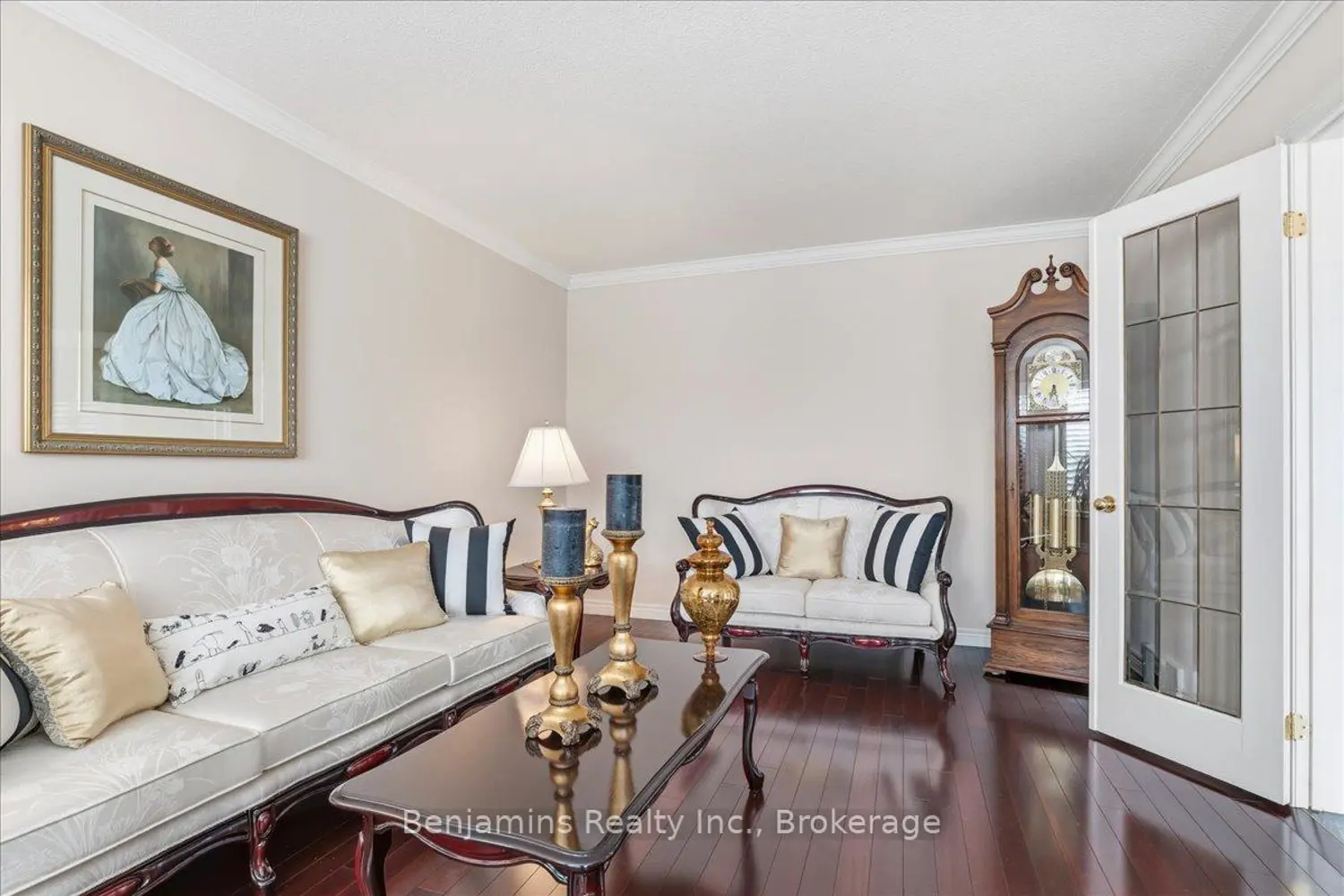 54 Woodcrest Court photo 4