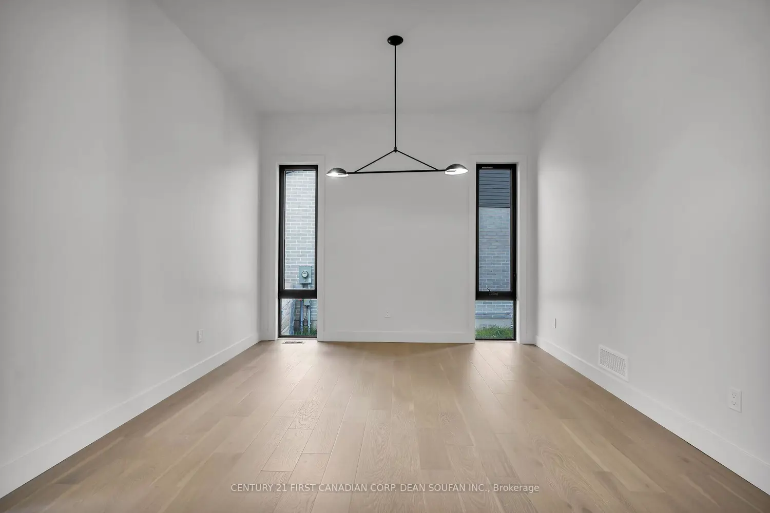 3423 Isleworth Road photo 2