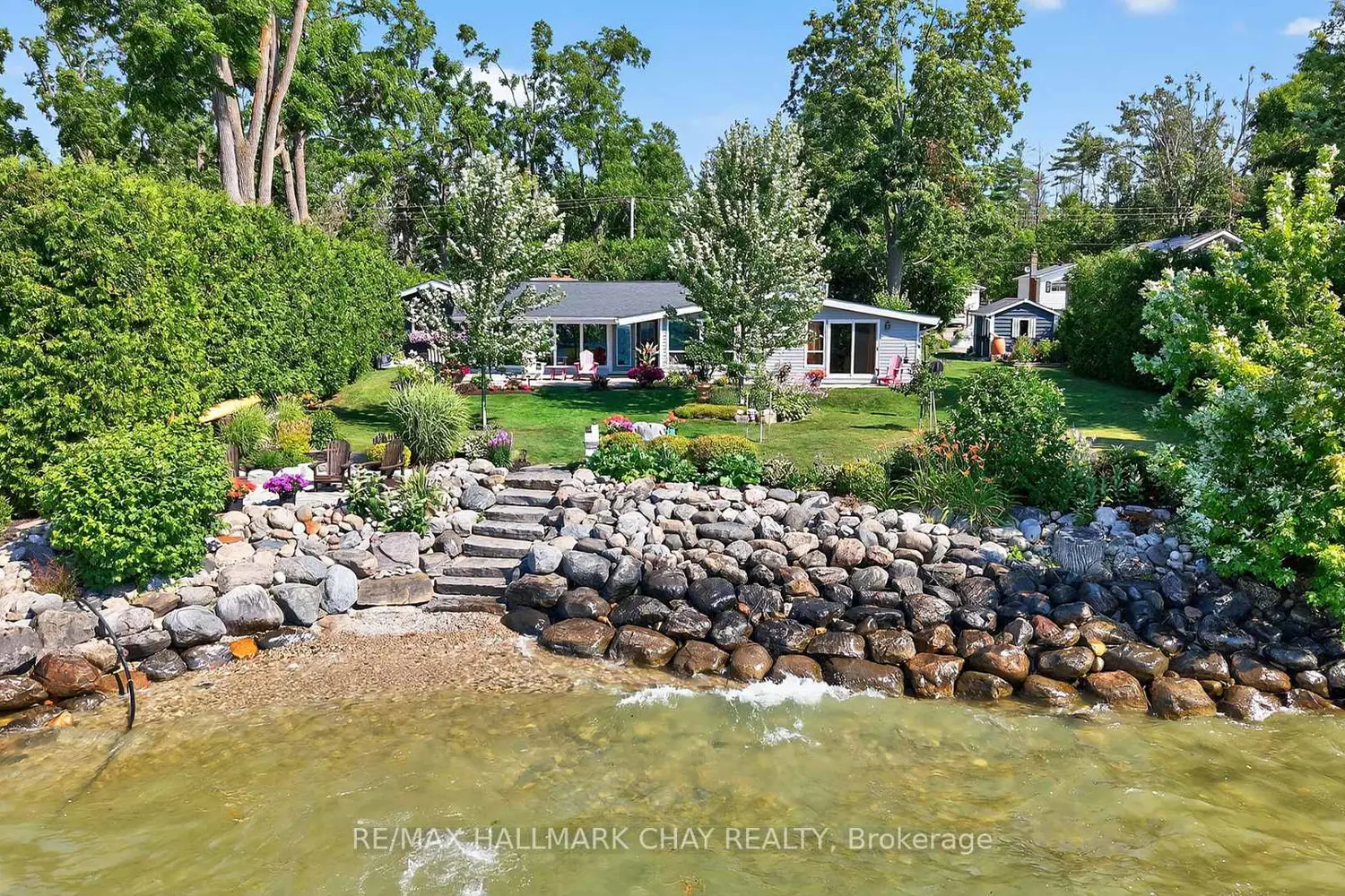 7 Lakeshore Road photo 3
